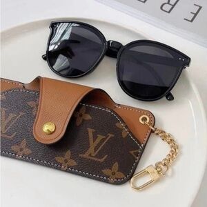 Monogrammed Sunglass Case with Keychain (Sunglasses not included) NEW